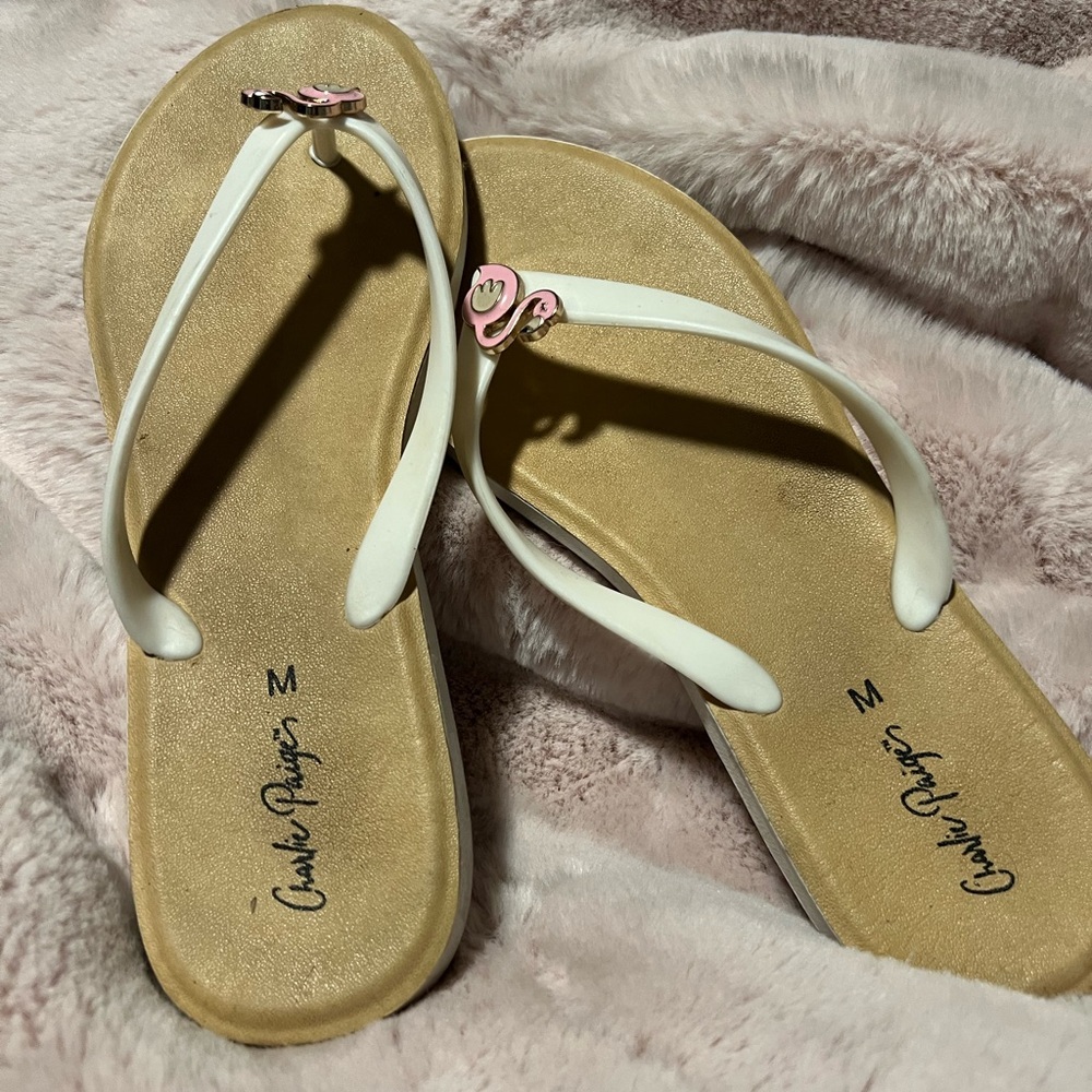 Barely worn pale pink flamingo sandals.